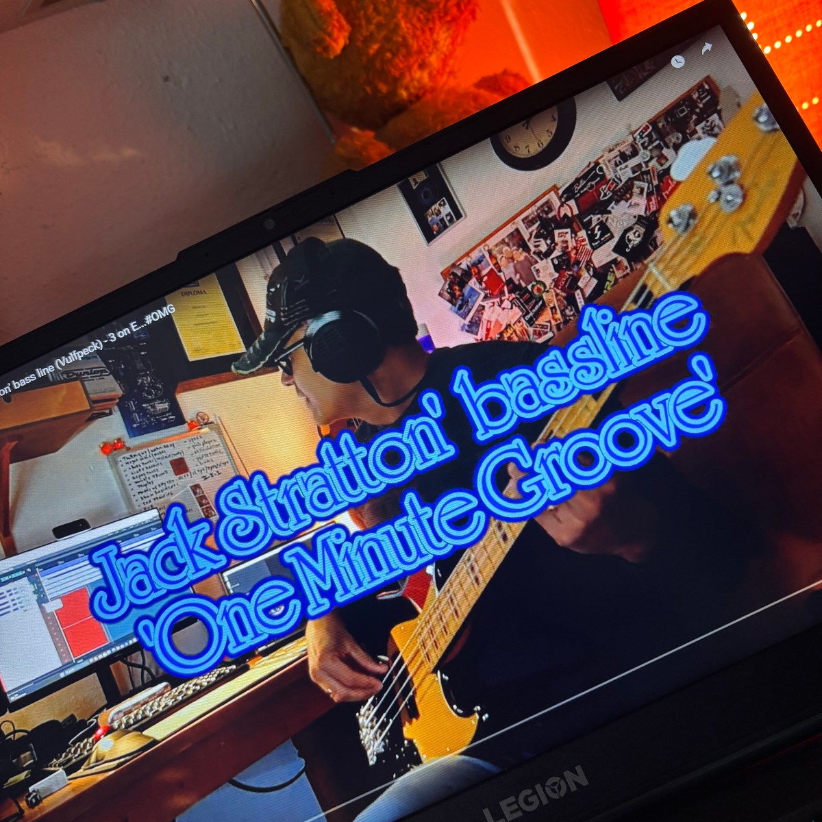 Bass Cover #21 – One Minute Groove – Jack Stratton’s bass line (Vulfpeck) – 3 On&nbsp;E…#OMG